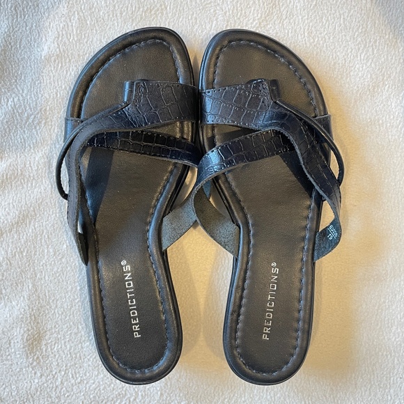 LAST CHANCE, BUY NOW! GUC Predictions Sandals in Black Size 5 - Picture 2 of 8